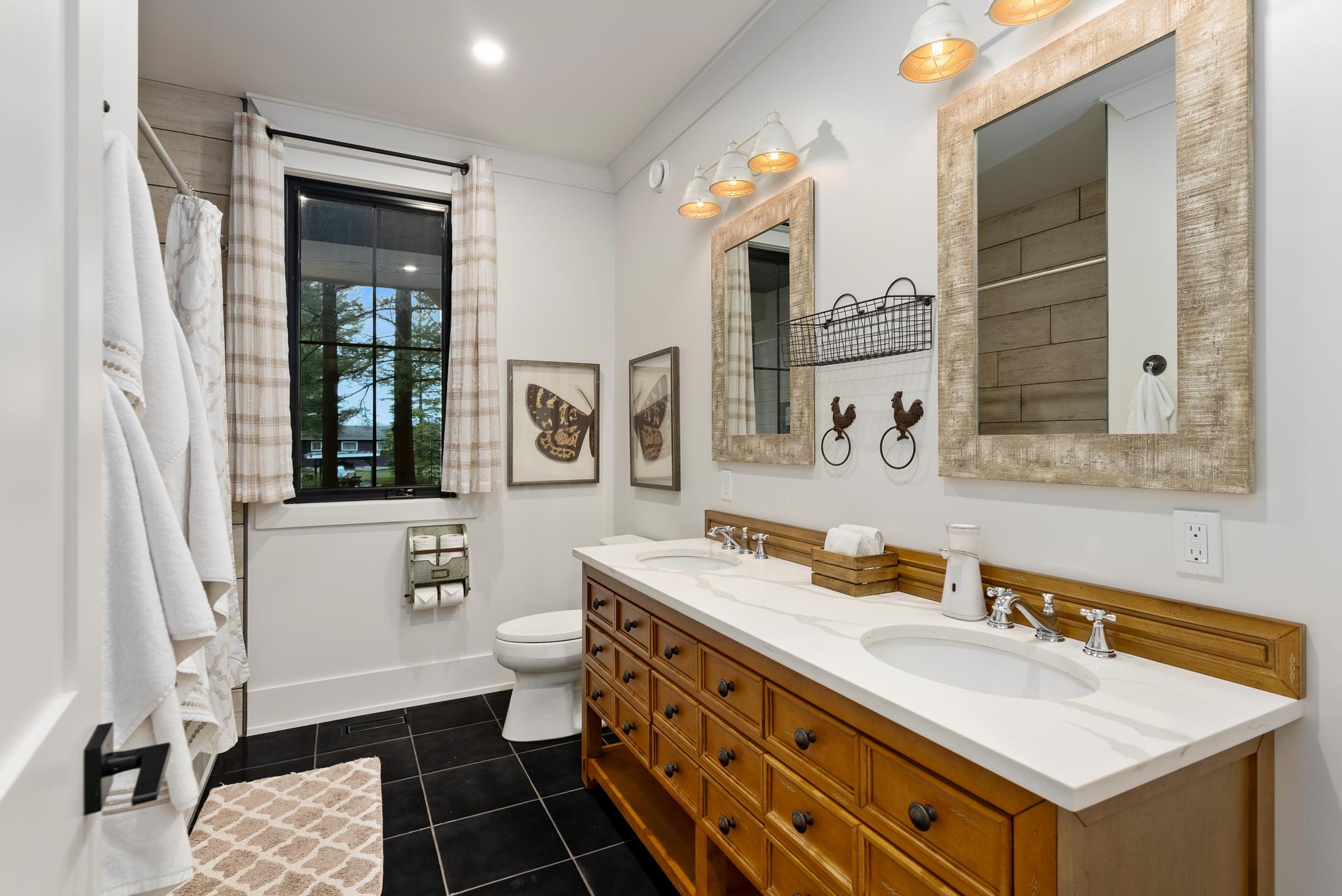 044-1119BeaumontFarmRd-INT-FULL MAI Dream Developments bathroom